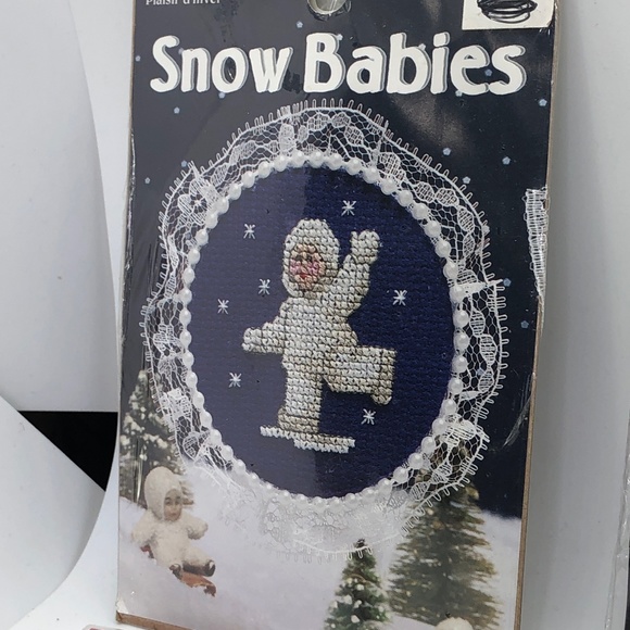 Bundle of 7 CHRISTMAS Cross-Stitch Holiday Poinsettia Dolphin & Santa Kits - Picture 4 of 17